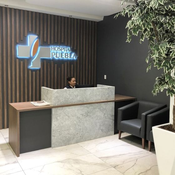 Recepción oficina - Logotipo de la empresa Recepción oficina - Logotipo de la empresa